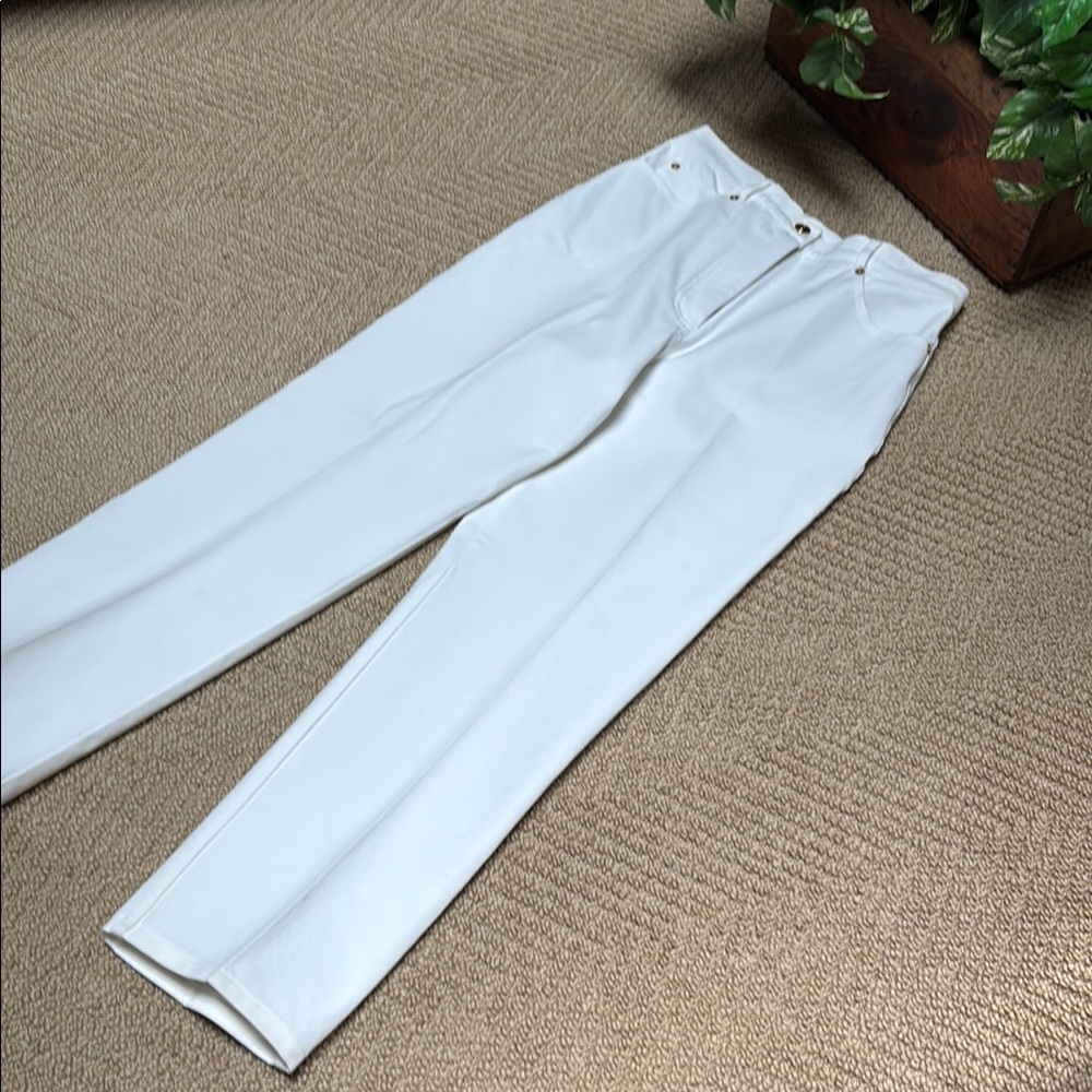 ST JOHN SPORT white jeans